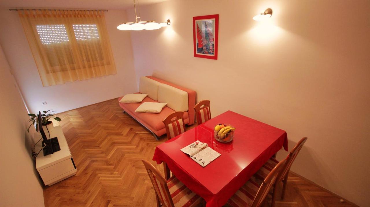 אומיס Apartment Jen מראה חיצוני תמונה
