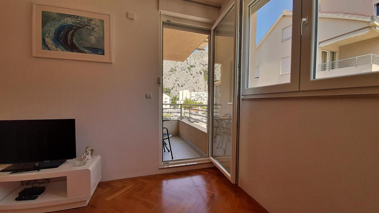 אומיס Apartment Jen מראה חיצוני תמונה