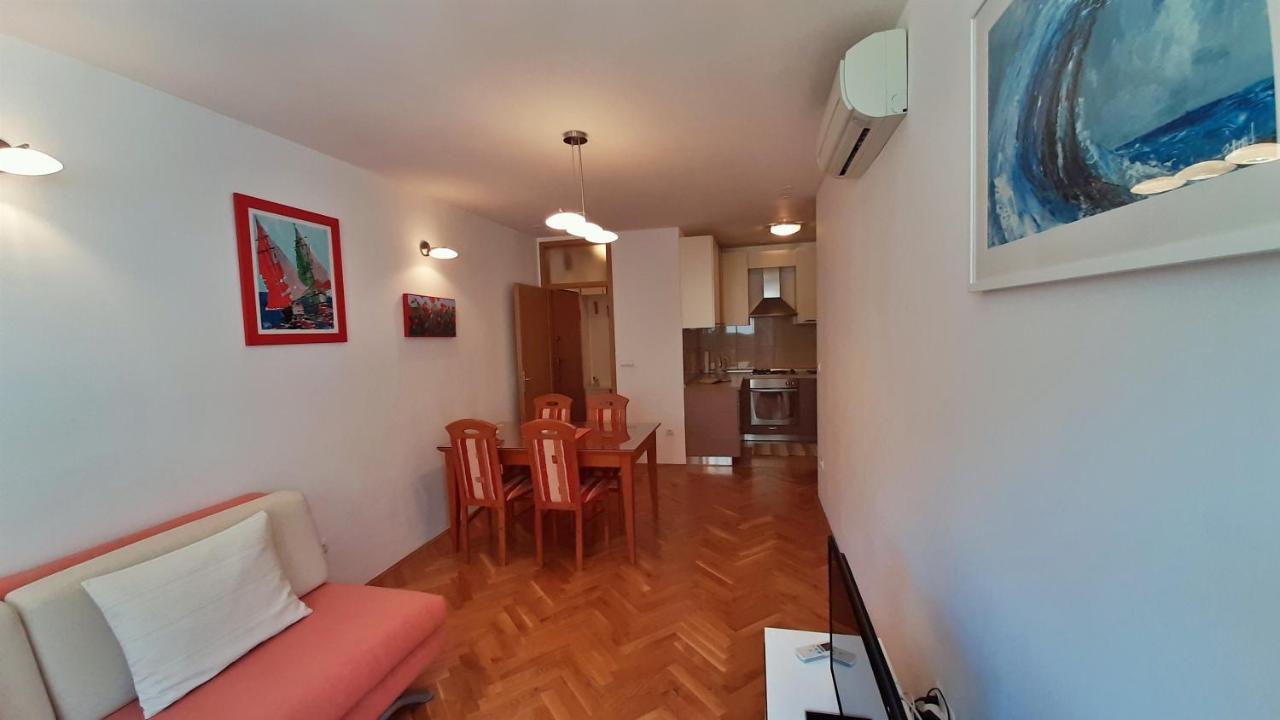 אומיס Apartment Jen מראה חיצוני תמונה