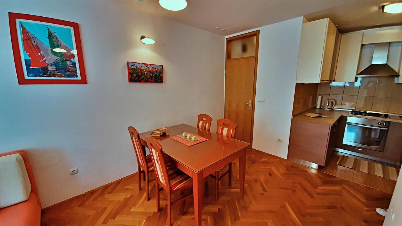 אומיס Apartment Jen מראה חיצוני תמונה