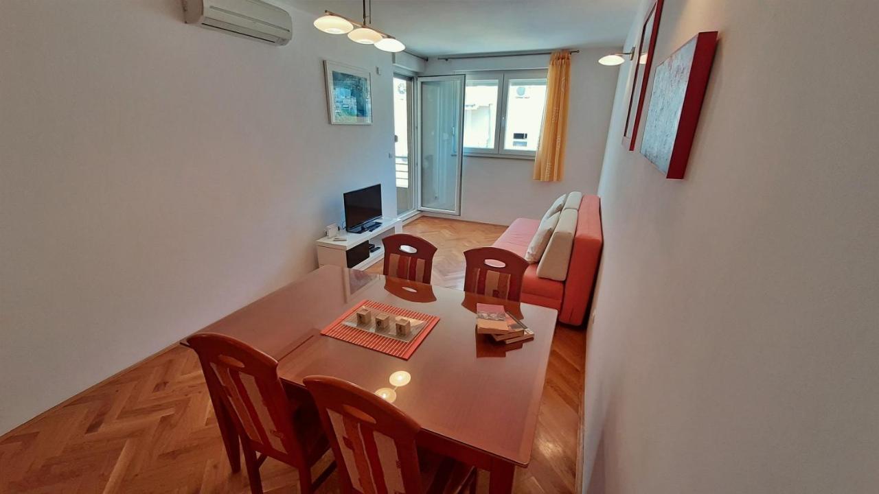 אומיס Apartment Jen מראה חיצוני תמונה