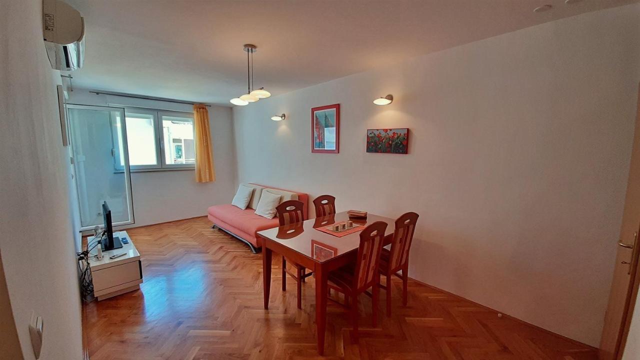 אומיס Apartment Jen מראה חיצוני תמונה